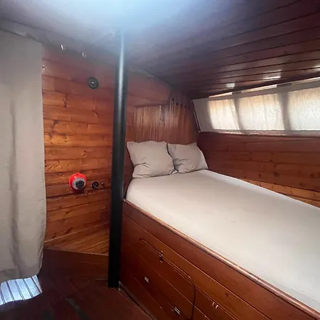 Timoun Lanzarote 船上ホテル プエルト・カレロ