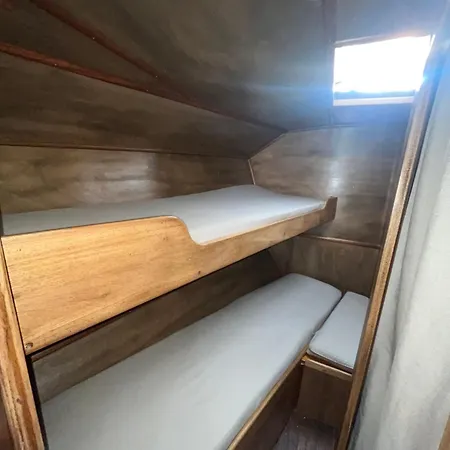 船上ホテル Timoun Lanzarote プエルト・カレロ