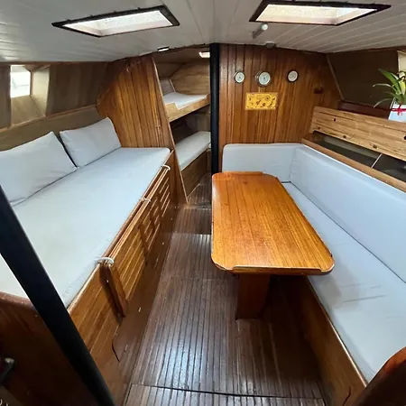 Timoun Lanzarote 船上ホテル プエルト・カレロ