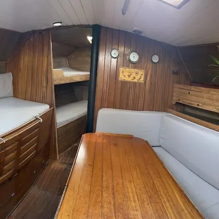 Timoun Lanzarote 船上ホテル プエルト・カレロ